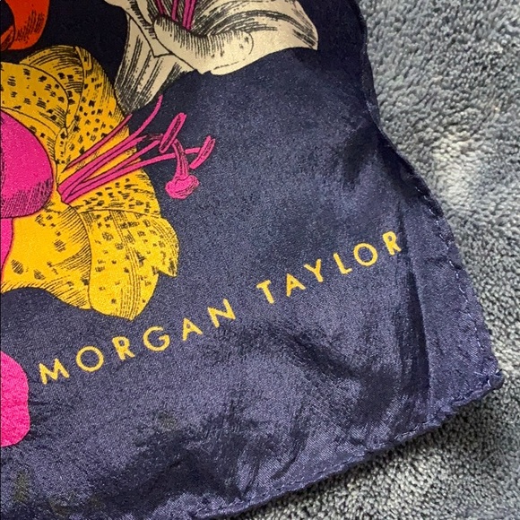 Scarf - Picture 4 of 6